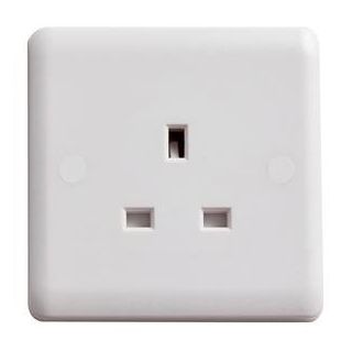 Deta White Unswitched Socket 1 Gang VC1206